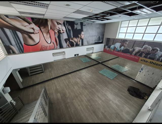 2,355M² RETAIL TO LET IN CRAIGHALL